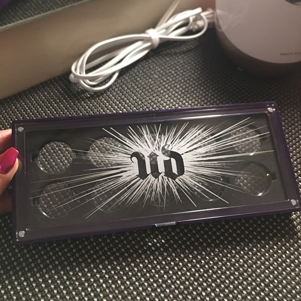Urban Decay Refillable Eyeshadow Palette